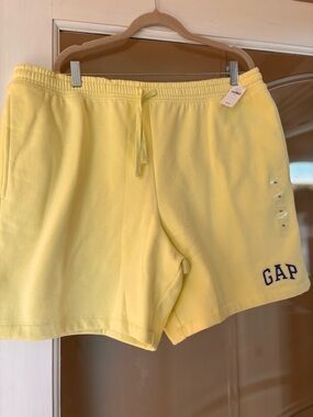 GAP men’s Yellow Fleece Drawstring Athletic Shorts